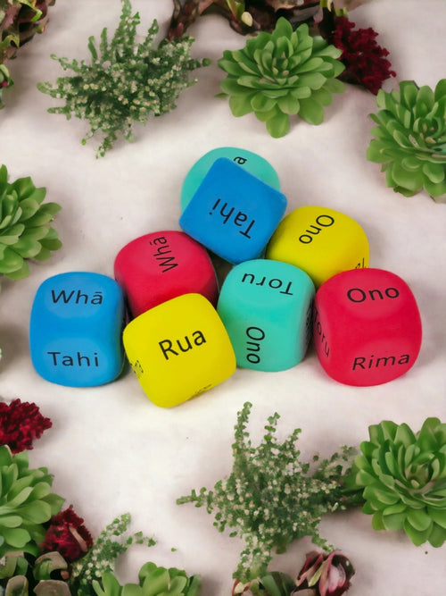Foam Māori Dice