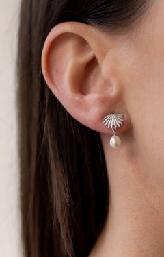 Boh Runga - Fan Tail Pearl Studs