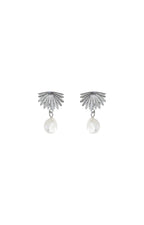 Boh Runga - Fan Tail Pearl Studs