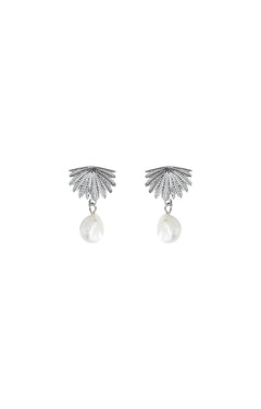Boh Runga - Fan Tail Pearl Studs