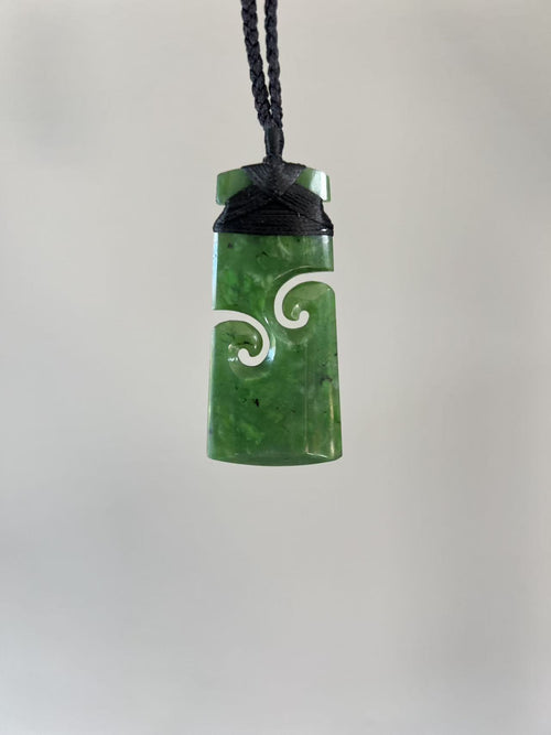 Greenstone Pendant Toki Twin Koru 65mm (Flower Jade)