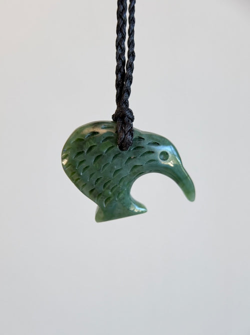NZ Greenstone Pendant Kiwi 40mm