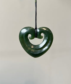Greenstone Pendant Smiling Heart 38mm