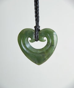 NZ Greenstone Pendant Smiling Heart 40mm