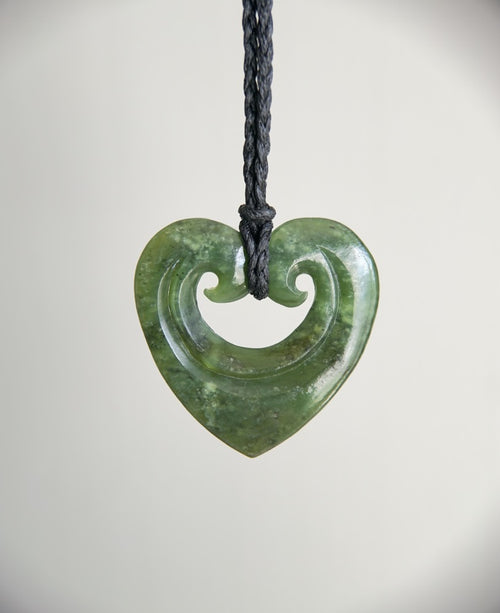NZ Greenstone Pendant Smiling Heart 40mm
