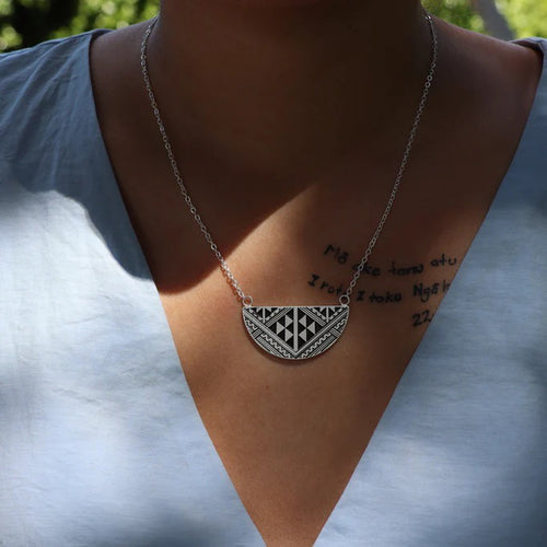 Niho Breastplate Necklace - Silver