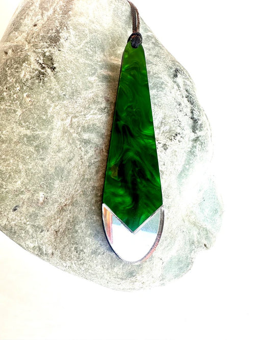 Pendant Huia Feather