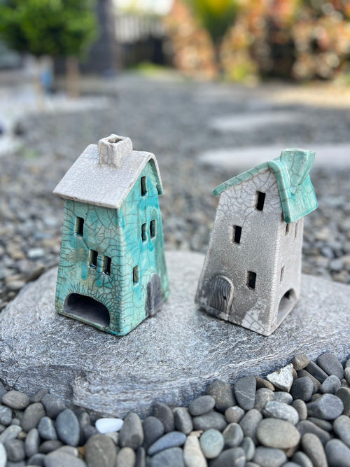 Tealight_House_Ceramic_Raku_House_Turquoise_S