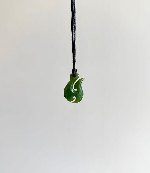 NZ Greenstone Pendant Fish Hook (Hei Matau) 30mm