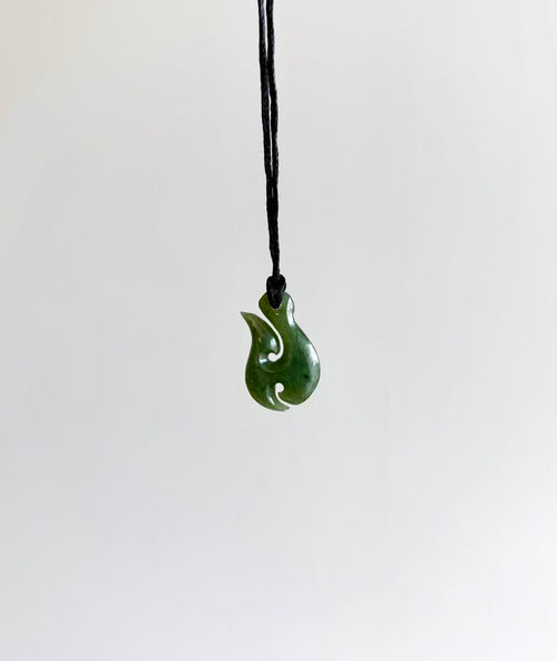 NZ Greenstone Pendant Fish Hook (Hei Matau) 30mm