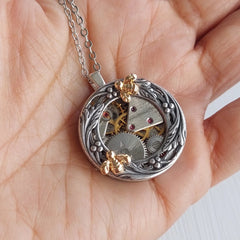 rries and Vines Wreath Pendant with Bee  Silver