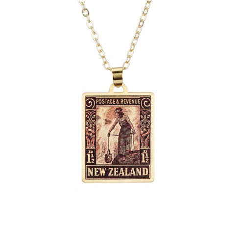 Wahine Tunu Kai– 1935 Pictorial Stamp Necklace