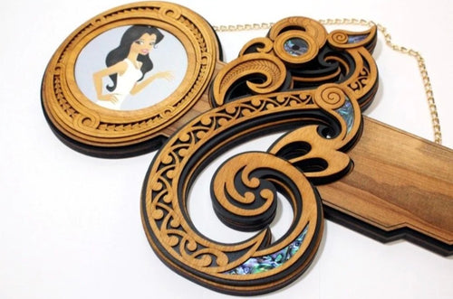 Manaia the guardian spirit Celebration 21st Key with Stand