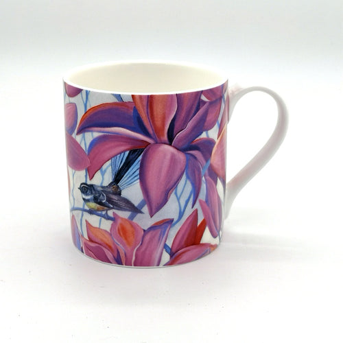 Mug Fantail Irises