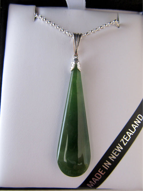 Drop-shaped greenstone pendant (3.8cm) set in silver