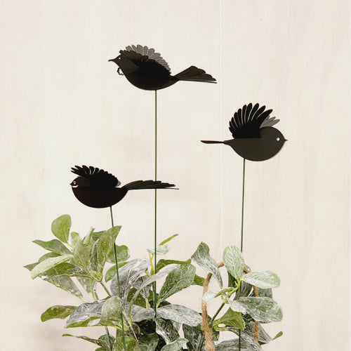 Mini Black Robin Plant Stake